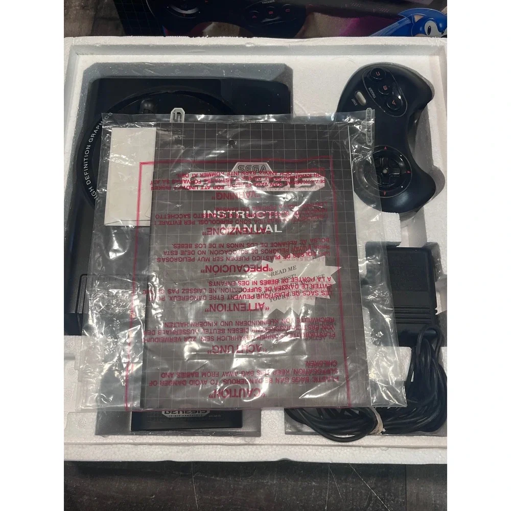 Sega Genesis Model 1601 Console Boxed High Definition Graphics Sonic 16-Bit